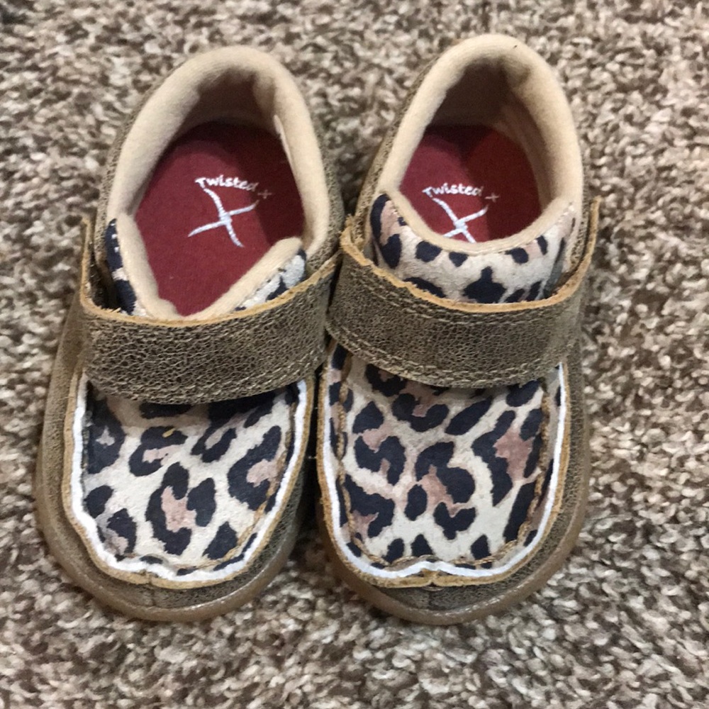Twisted X Toddler shoes sz 3